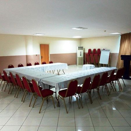 Room In Lodge - Golden Royale Hotel Enugu Eksteriør billede