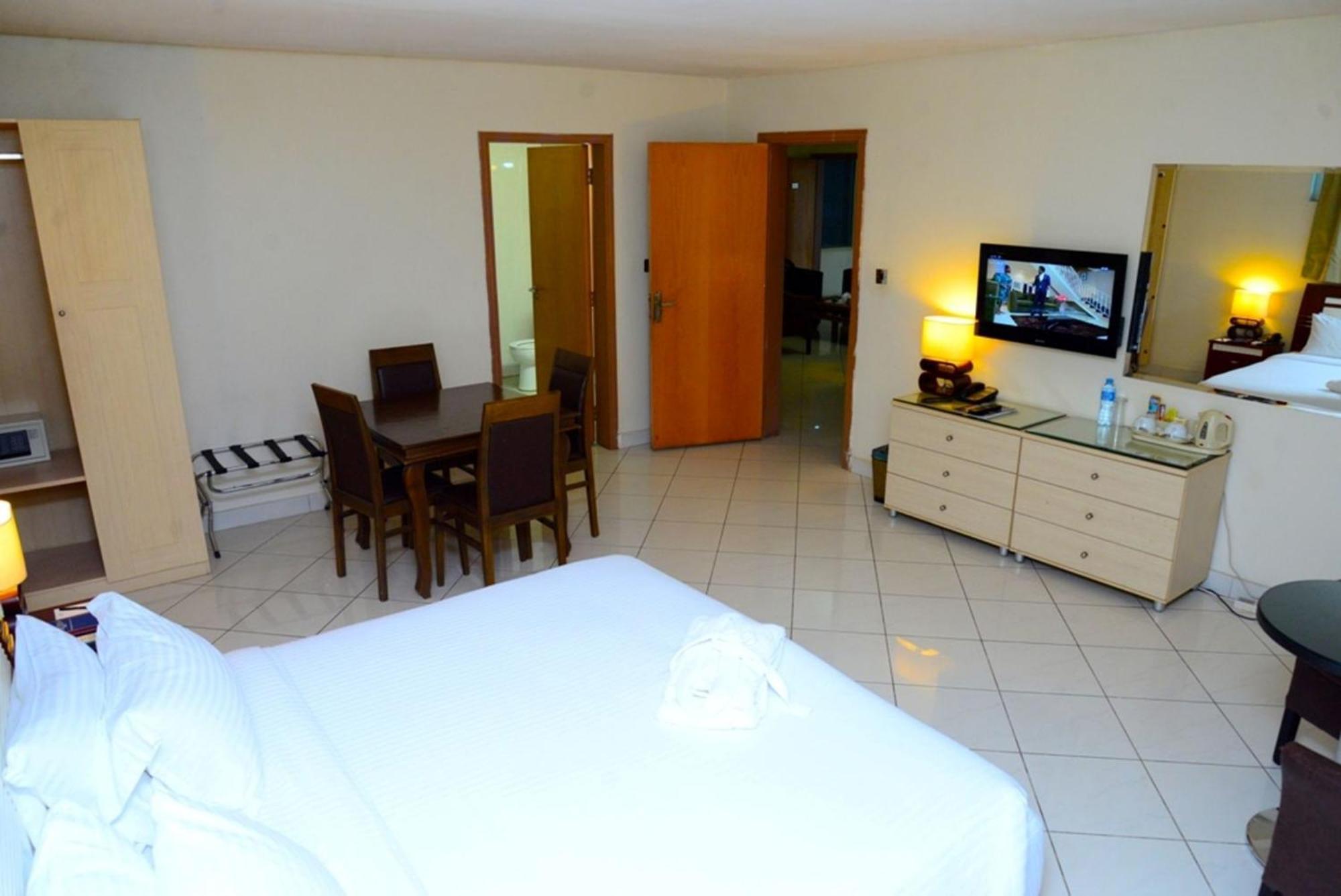 Room In Lodge - Golden Royale Hotel Enugu Eksteriør billede